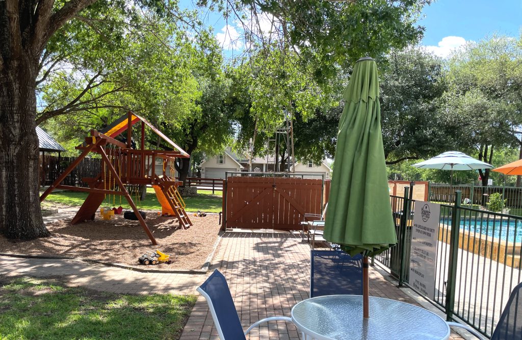 Gruene Cottages - Kids Playground & Pool Area