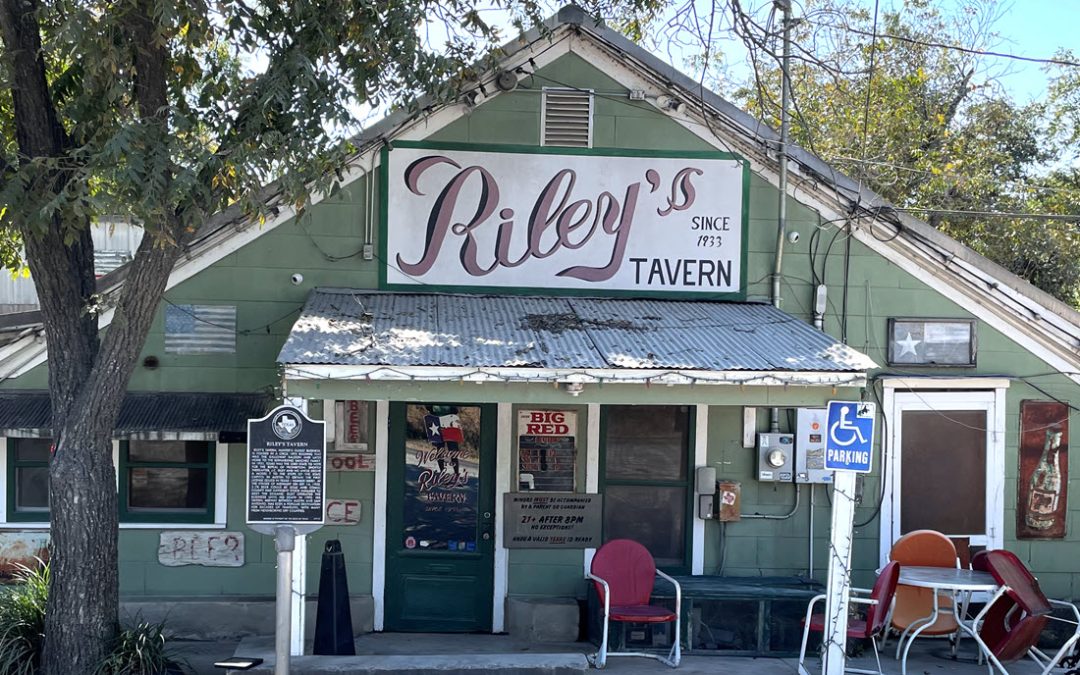 Riley’s Tavern in New Braunfels, Texas: A Local Gem to Experience