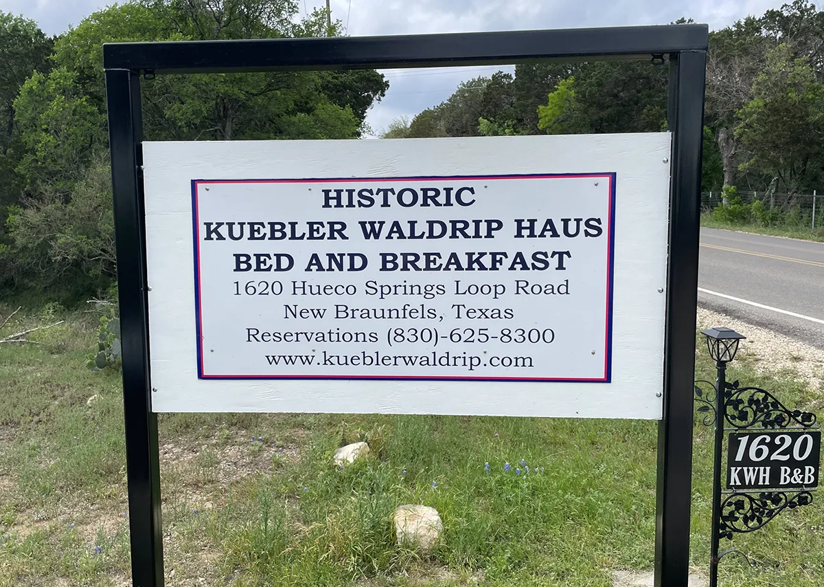 Kuebler Waldrip Haus Bed and Breakfast - Road Sign
