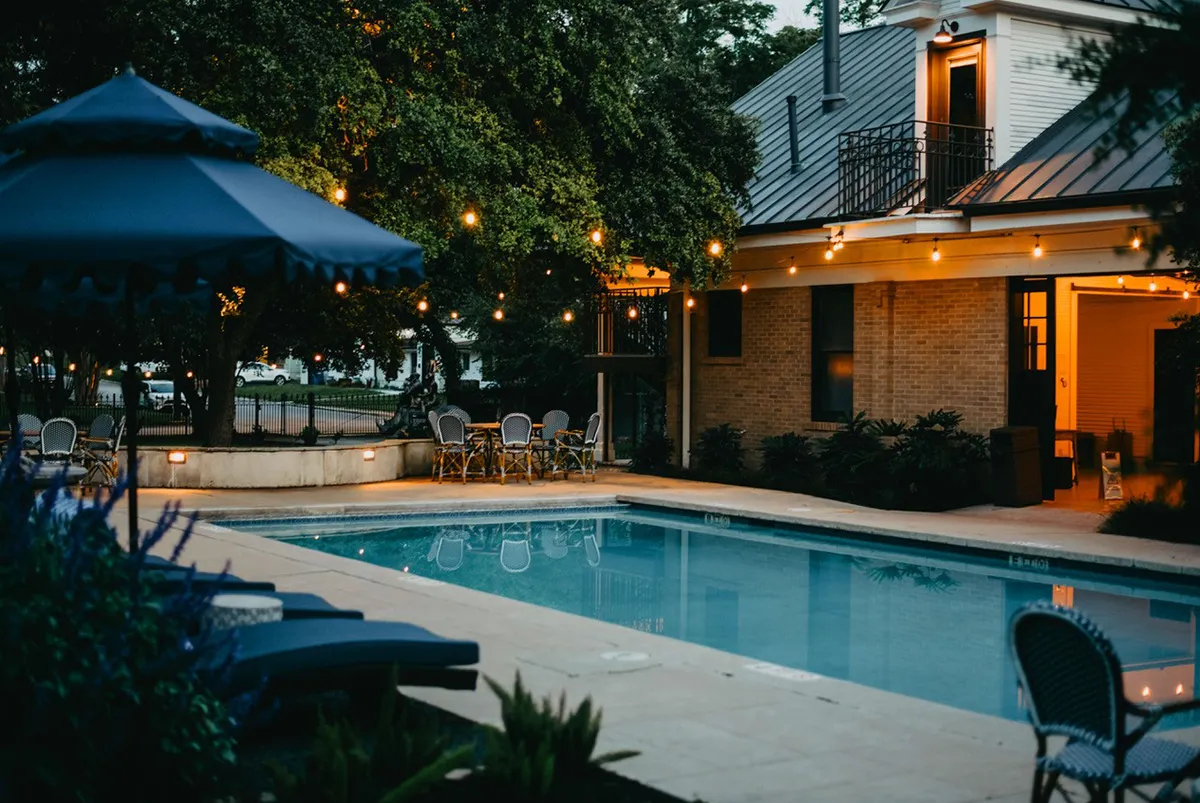 Sophies Gausthaus - Nighttime Pool